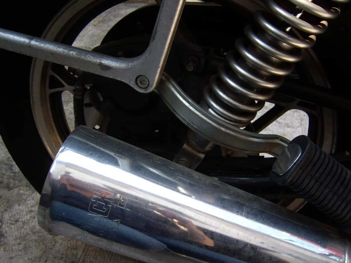 Suzuki GSX 750 (11)