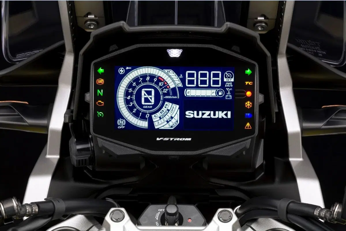 Nuova Suzuki V-Strom 1050 e 1050XT a EICMA 2019: foto, dati e prezzi (9)