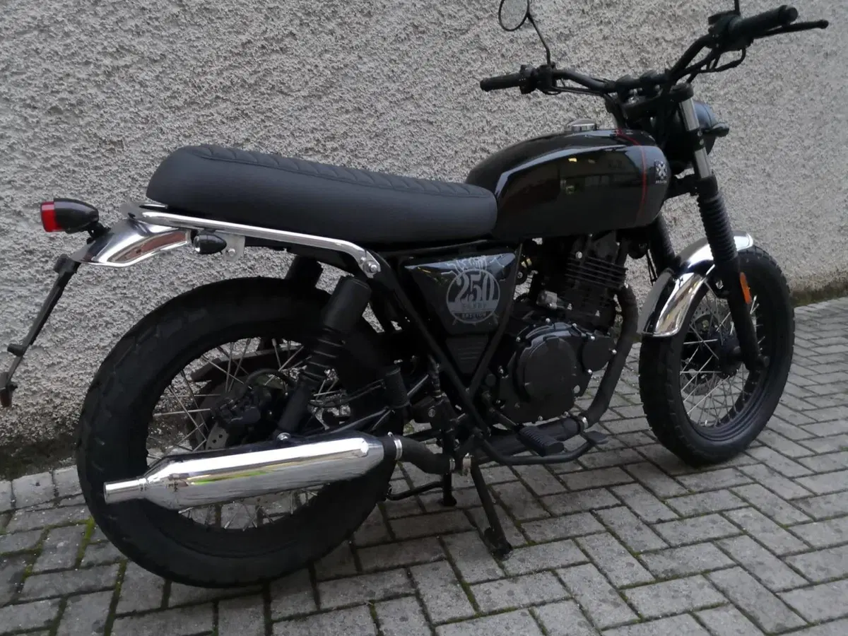 Brixton Motorcycles Cromwell 250 (2021 - 25) (4)