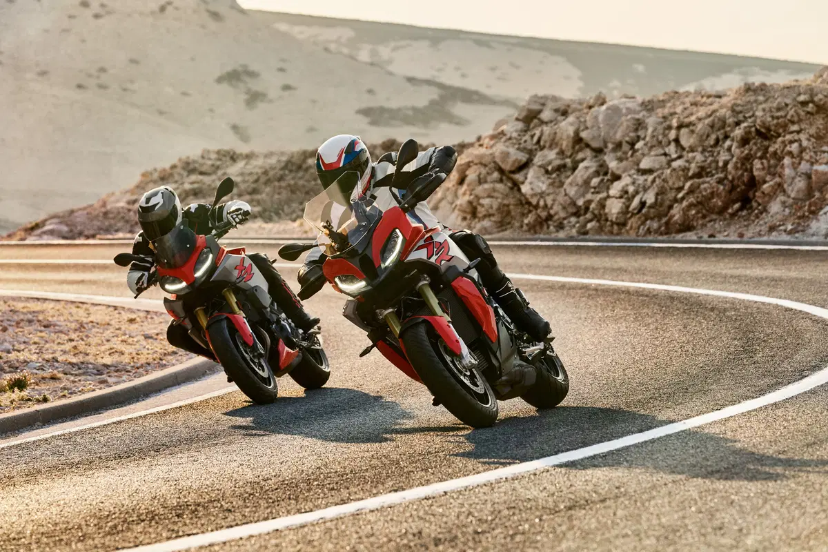 Nuova BMW F 900 XR a EICMA 2019: foto, dati e prezzi