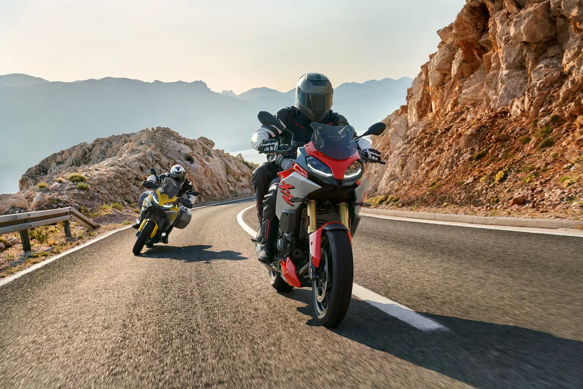 Nuova BMW F 900 XR a EICMA 2019: foto, dati e prezzi (2)