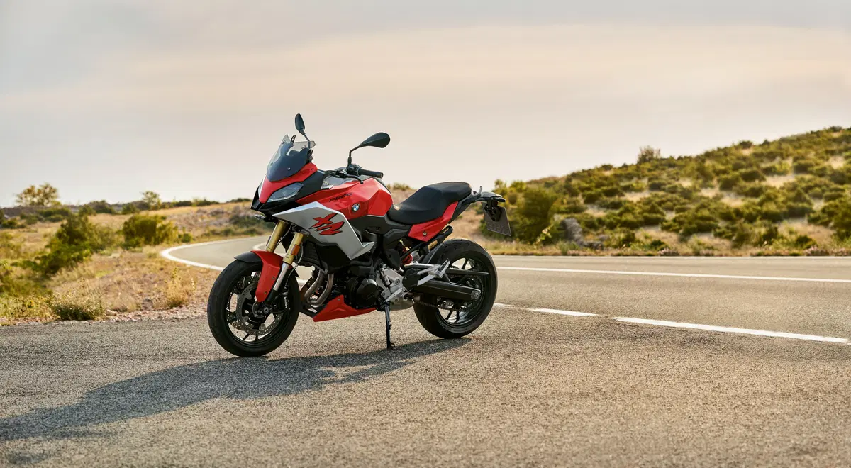 Nuova BMW F 900 XR a EICMA 2019: foto, dati e prezzi (14)