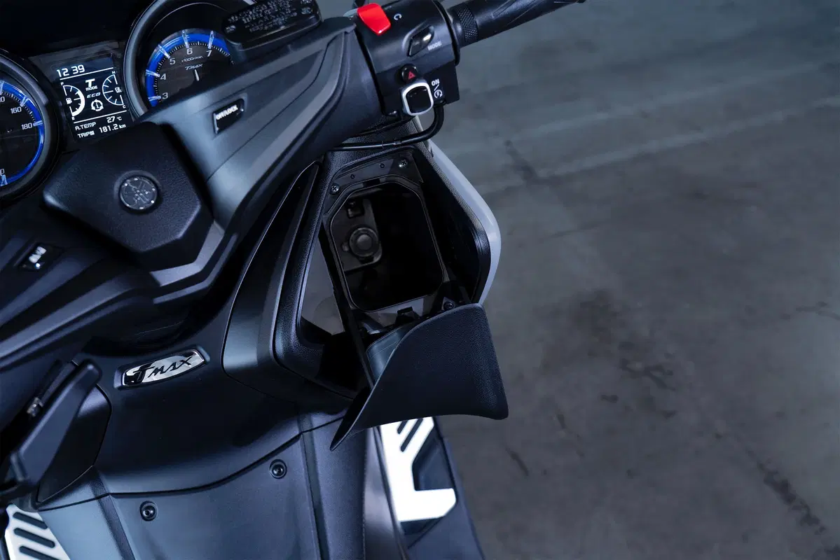 Nuovo TMAX 560 e TECH MAX 2020 a EICMA 2019: foto, dati e prezzo (10)