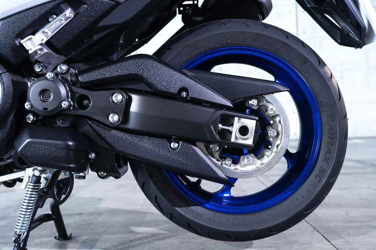 Nuovo TMAX 560 e TECH MAX 2020 a EICMA 2019: foto, dati e prezzo (2)