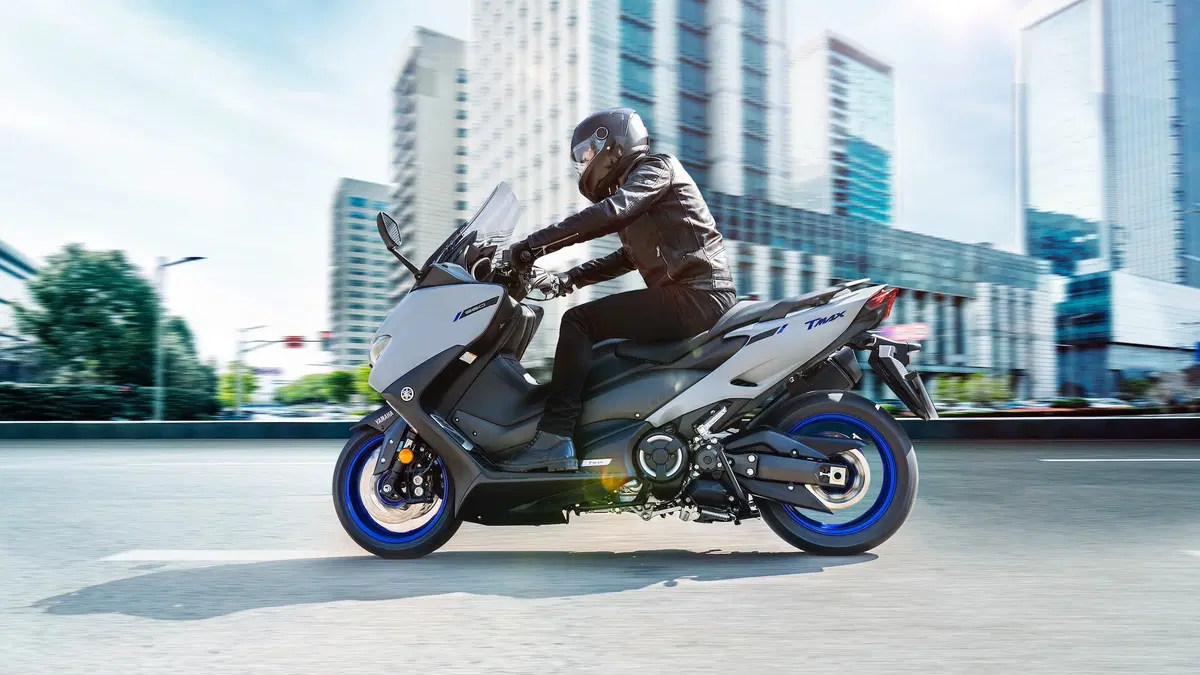 Nuovo TMAX 560 e TECH MAX 2020 a EICMA 2019: foto, dati e prezzo (5)