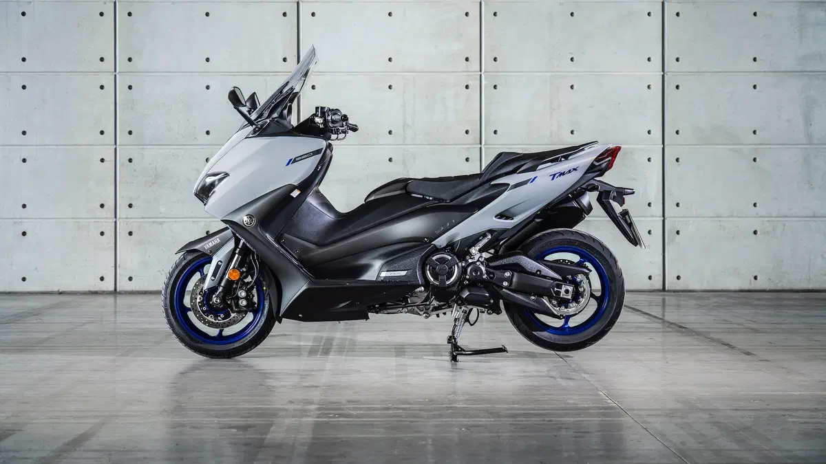 Nuovo TMAX 560 e TECH MAX 2020 a EICMA 2019: foto, dati e prezzo (6)