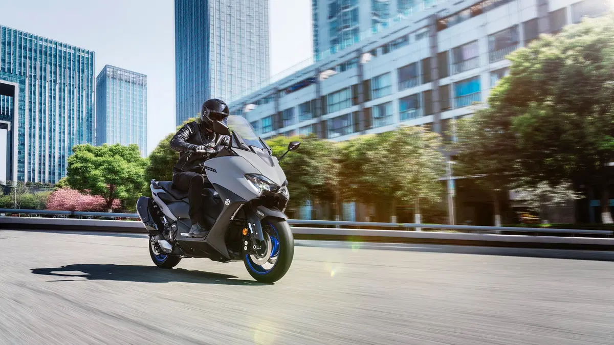 Nuovo TMAX 560 e TECH MAX 2020 a EICMA 2019: foto, dati e prezzo (11)