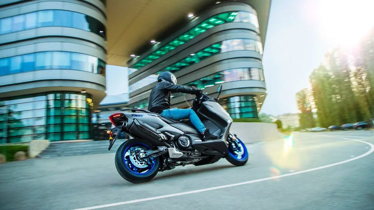 Nuovo TMAX 560 e TECH MAX 2020 a EICMA 2019: foto, dati e prezzo (10)