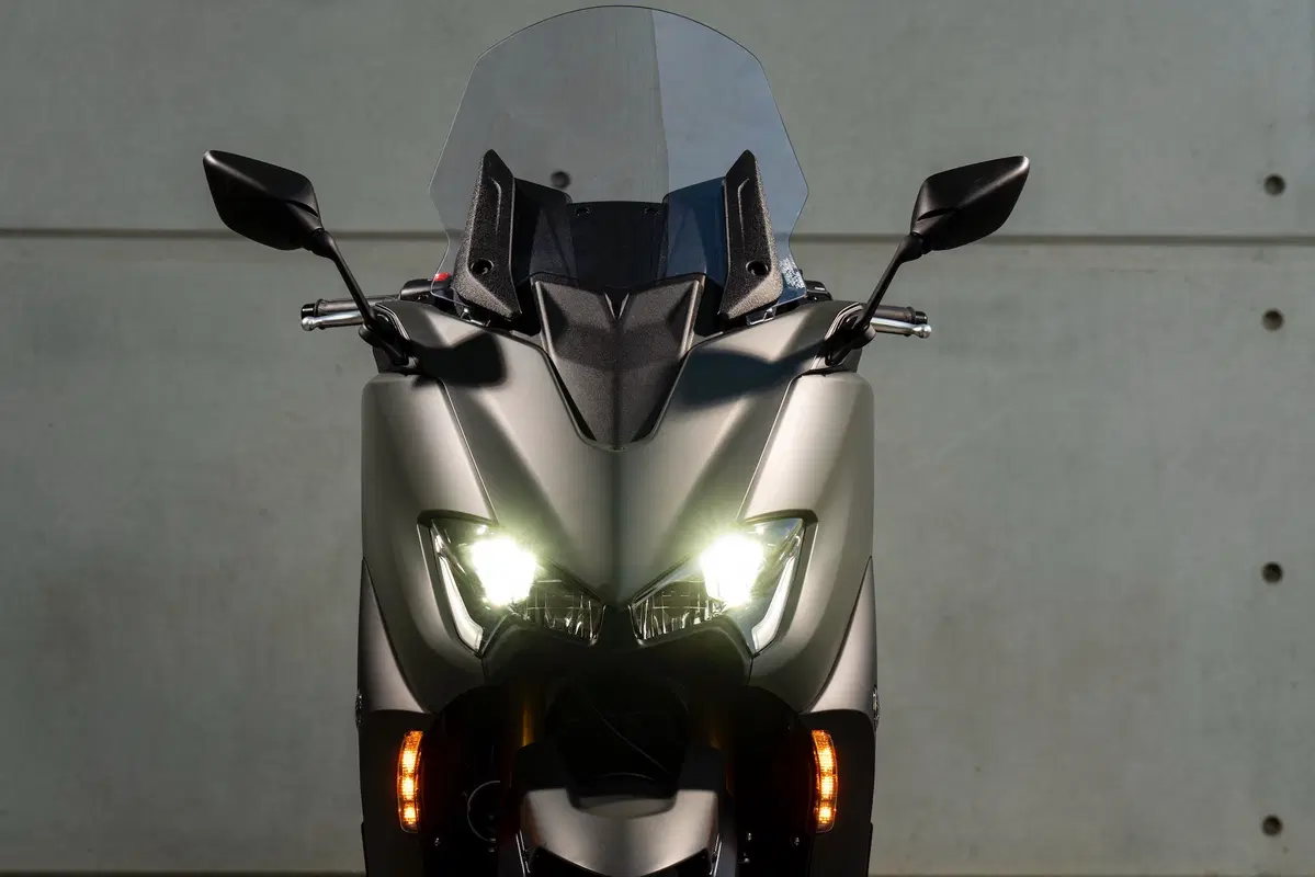 Nuovo TMAX 560 e TECH MAX 2020 a EICMA 2019: foto, dati e prezzo (17)