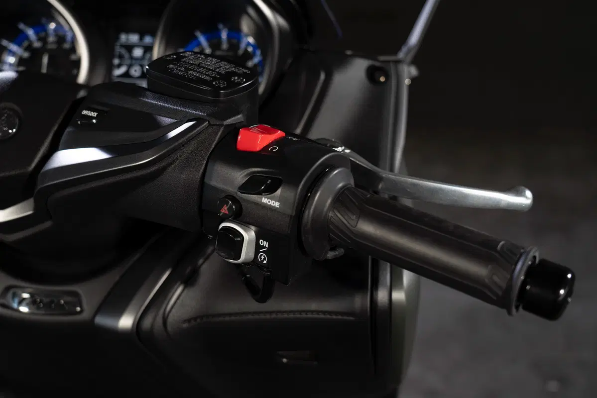 Nuovo TMAX 560 e TECH MAX 2020 a EICMA 2019: foto, dati e prezzo (19)