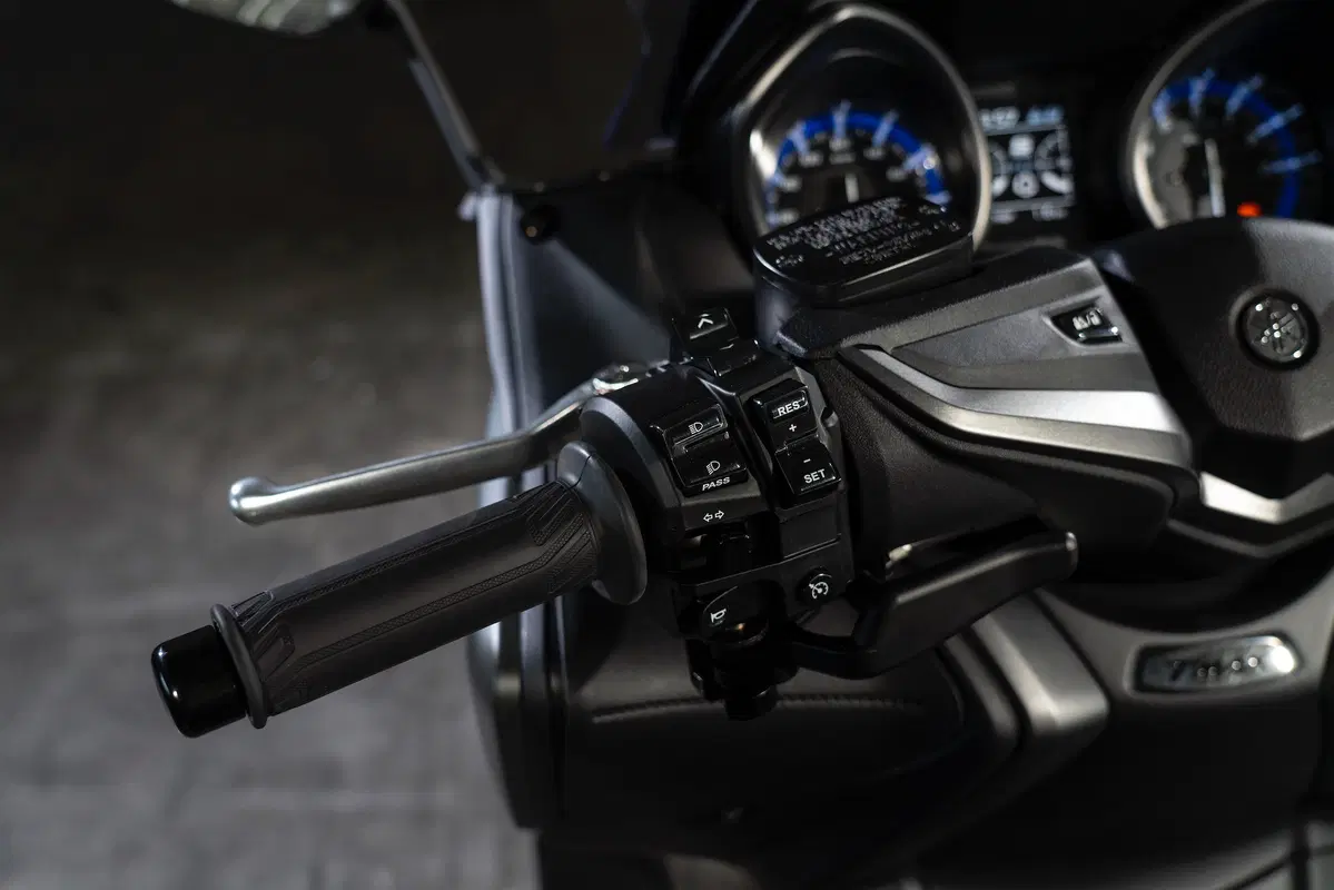 Nuovo TMAX 560 e TECH MAX 2020 a EICMA 2019: foto, dati e prezzo (20)