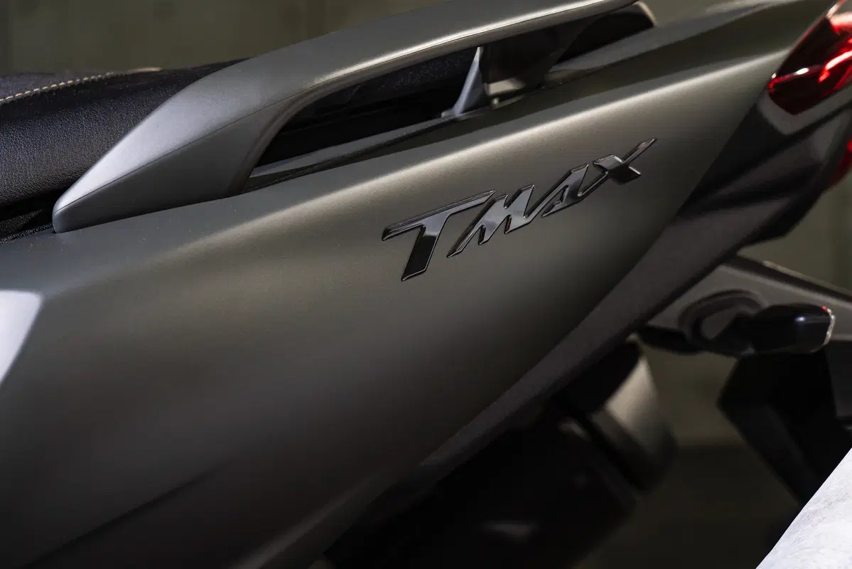 Nuovo TMAX 560 e TECH MAX 2020 a EICMA 2019: foto, dati e prezzo (21)