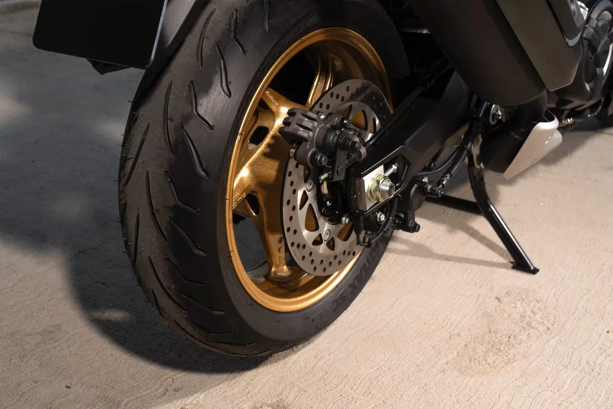 Nuovo TMAX 560 e TECH MAX 2020 a EICMA 2019: foto, dati e prezzo (25)
