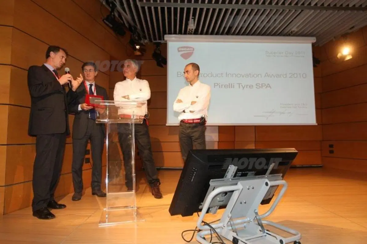 Pirelli vince il Best Product Innovation Award 2010 (3)