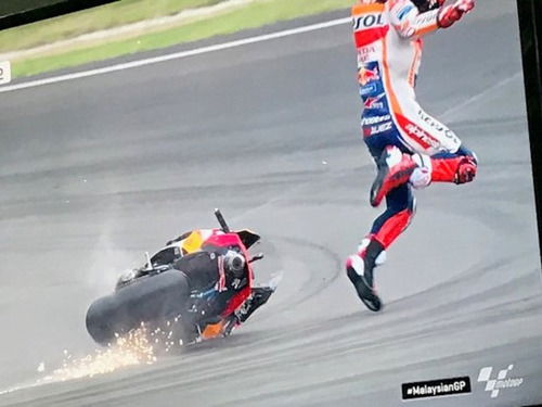 MotoGP 2019. Marc Marquez: Non volevo dare fastidio a Quartararo (9)