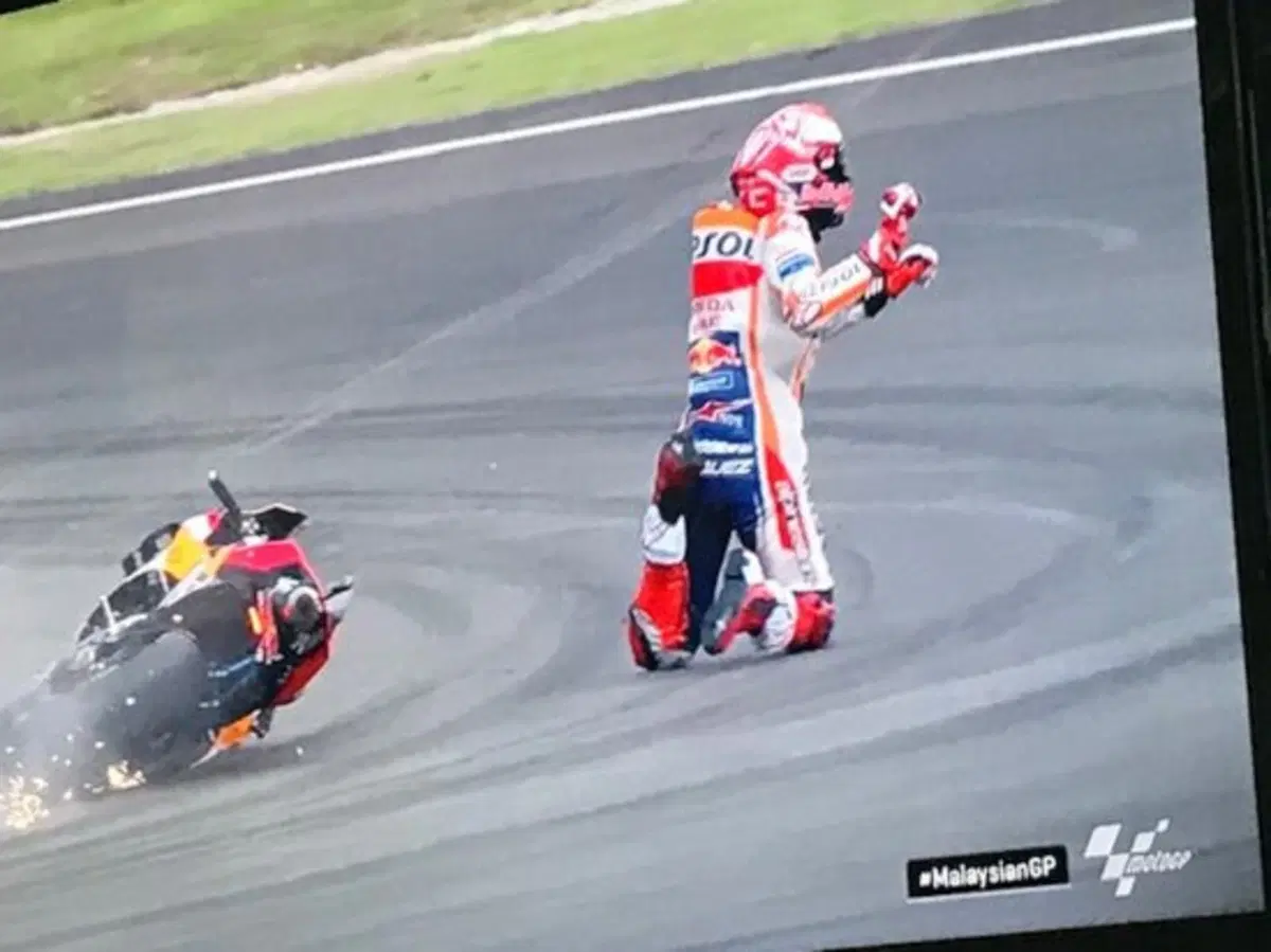 MotoGP 2019. Marc Marquez: 'Non volevo dare fastidio a Quartararo' (11)