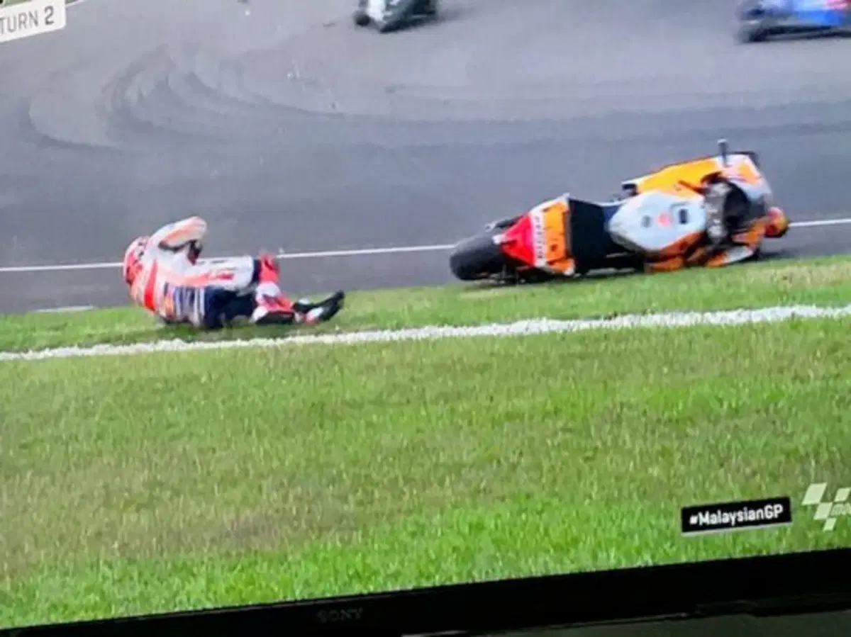 MotoGP 2019. Marc Marquez: 'Non volevo dare fastidio a Quartararo' (14)