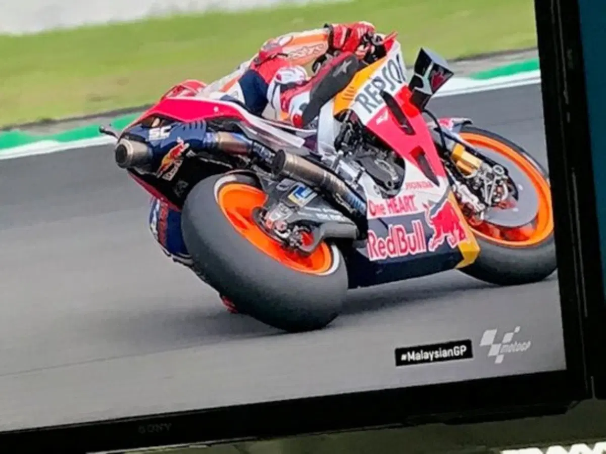 MotoGP 2019. Marc Marquez: 'Non volevo dare fastidio a Quartararo' (2)