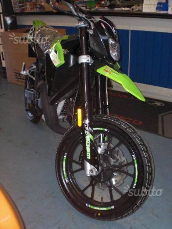 KSR Moto TR 50 SM Competition 2T (2014 - 17) (3)