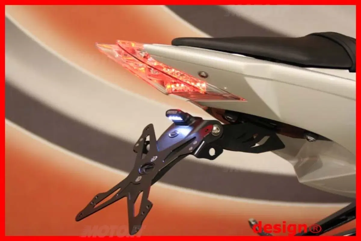 Portatarga regolabile Evotech per BMW S1000RR (4)