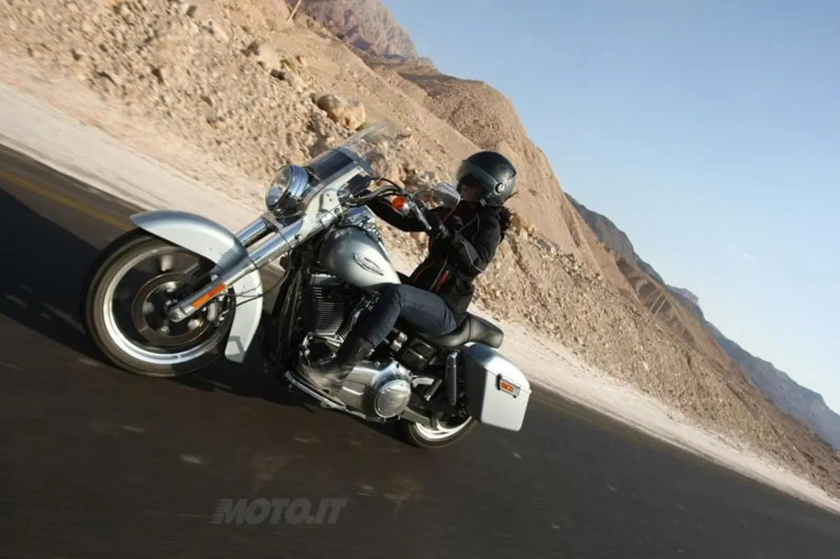 Harley-Davidson FLD Dyna Switchback  (2)