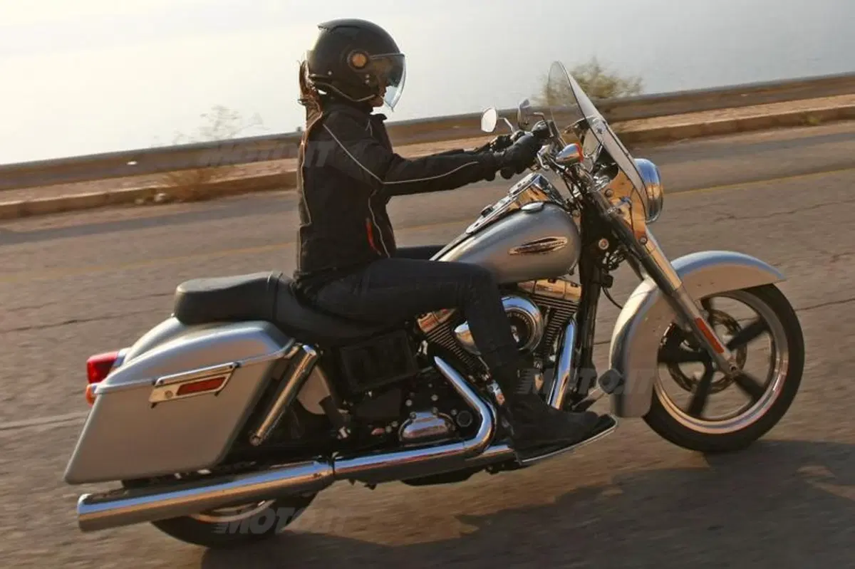 Harley-Davidson FLD Dyna Switchback  (3)