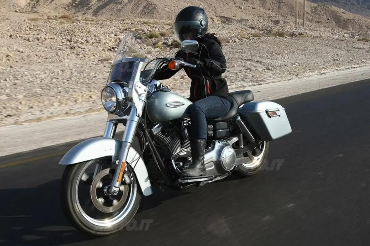 Harley-Davidson FLD Dyna Switchback  (4)