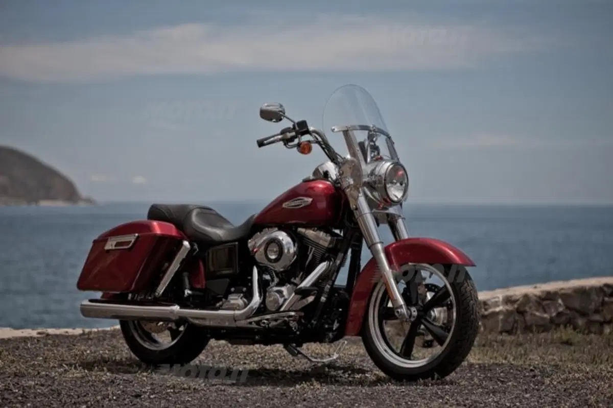 Harley-Davidson FLD Dyna Switchback  (17)