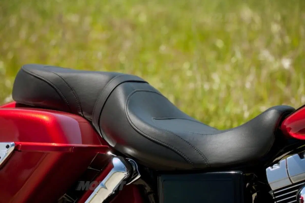Harley-Davidson FLD Dyna Switchback  (24)