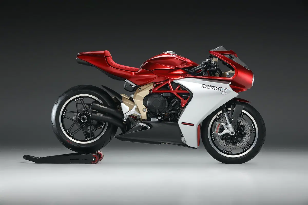 MV Agusta a EICMA 2019: Superveloce, serie Rosso e SCS su Dragster e Brutale