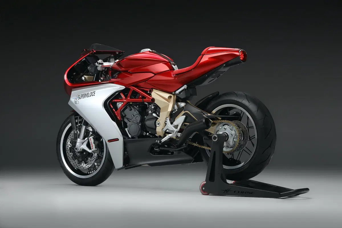 MV Agusta a EICMA 2019: Superveloce, serie Rosso e SCS su Dragster e Brutale (3)