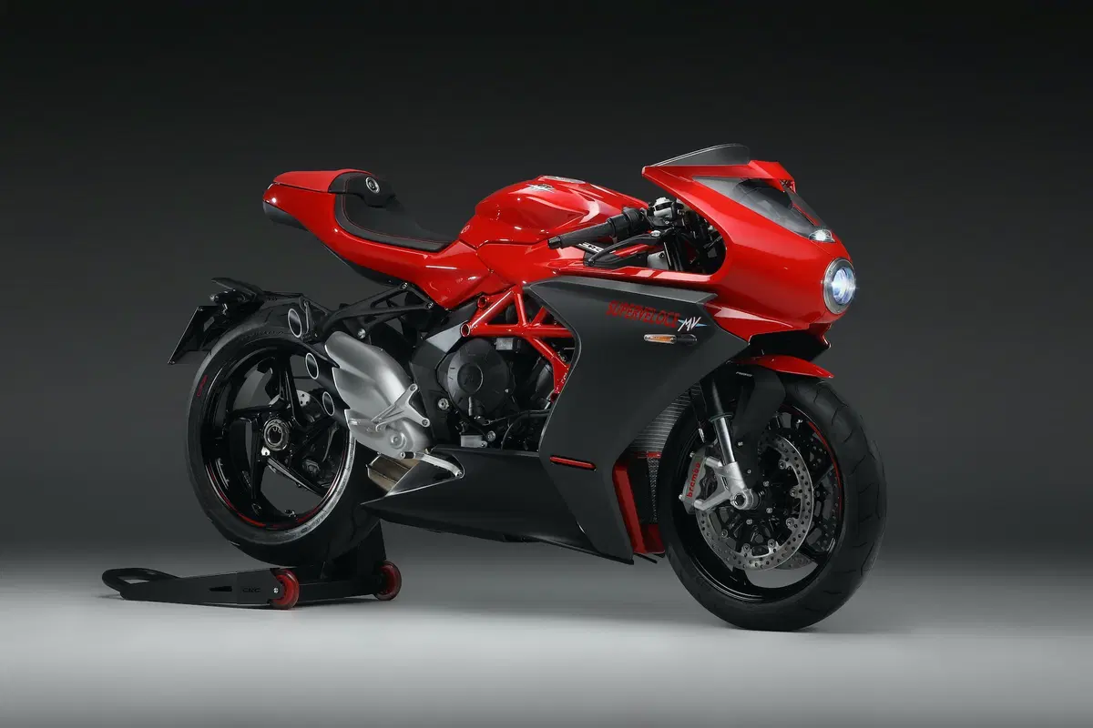 MV Agusta a EICMA 2019: Superveloce, serie Rosso e SCS su Dragster e Brutale (8)