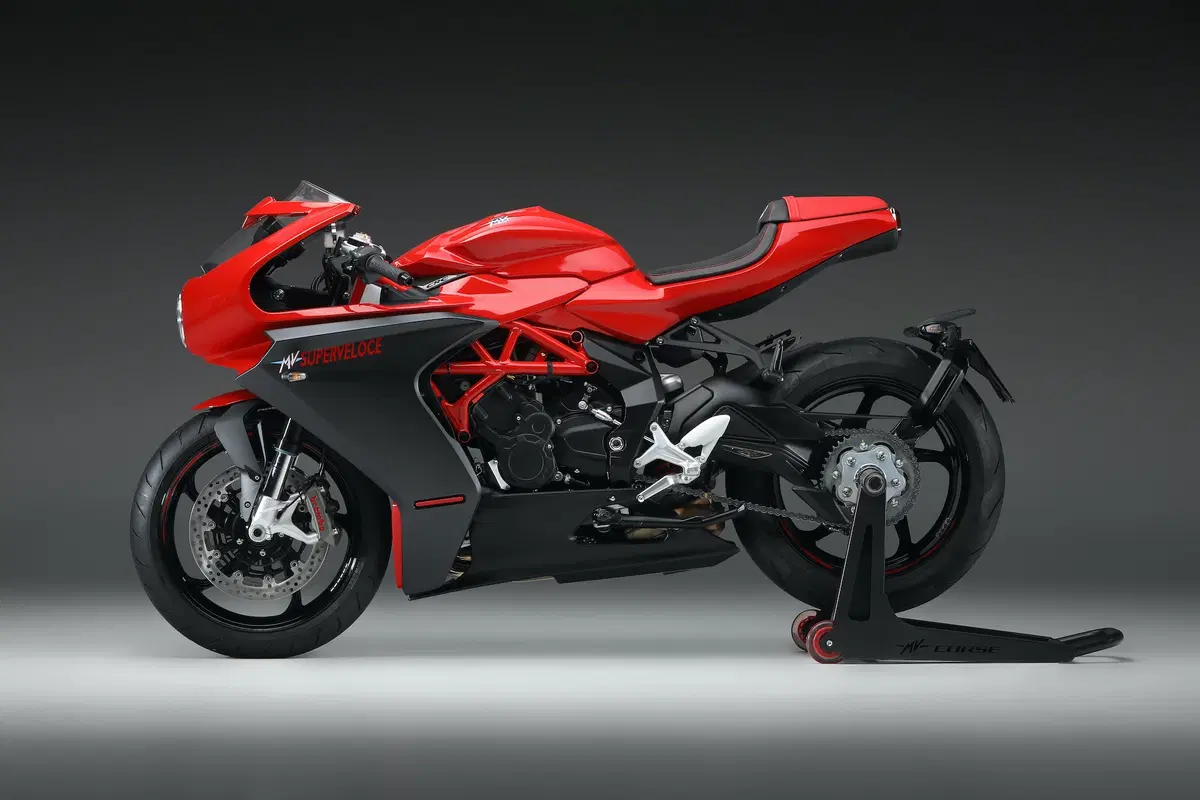 MV Agusta a EICMA 2019: Superveloce, serie Rosso e SCS su Dragster e Brutale (11)