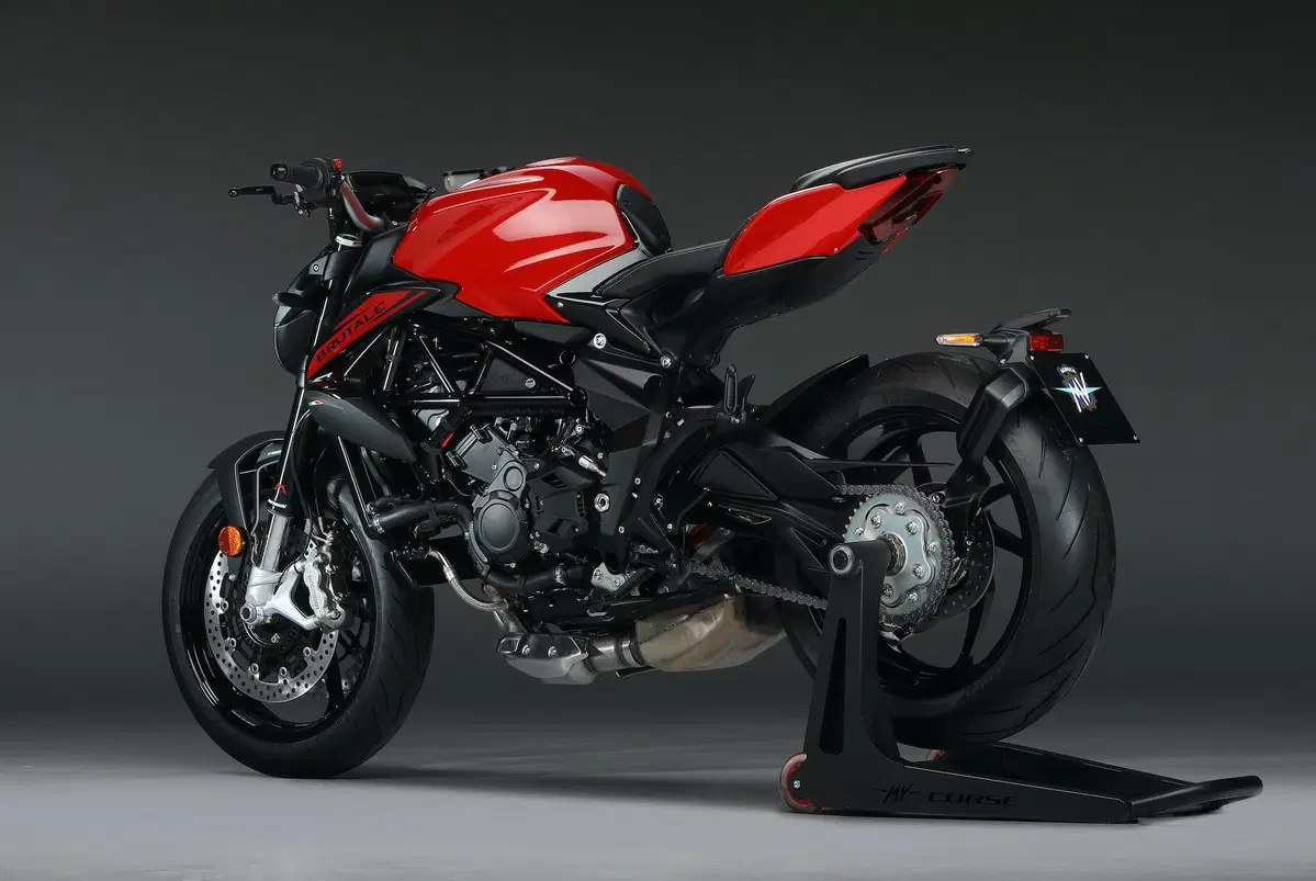 MV Agusta a EICMA 2019: Superveloce, serie Rosso e SCS su Dragster e Brutale (4)