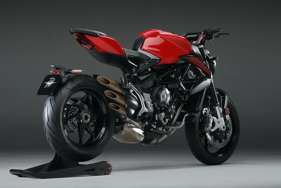 MV Agusta a EICMA 2019: Superveloce, serie Rosso e SCS su Dragster e Brutale (5)