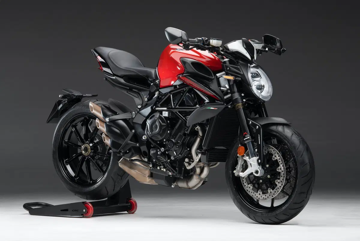 MV Agusta a EICMA 2019: Superveloce, serie Rosso e SCS su Dragster e Brutale (9)