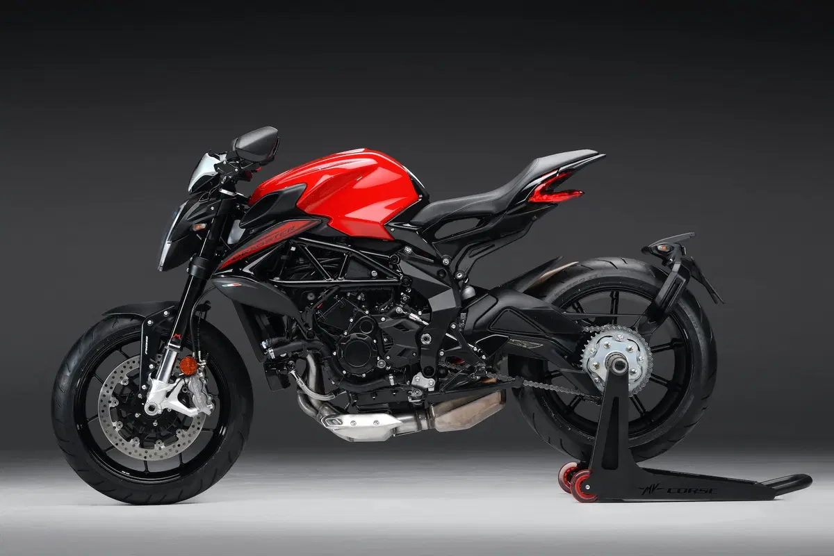 MV Agusta a EICMA 2019: Superveloce, serie Rosso e SCS su Dragster e Brutale (11)