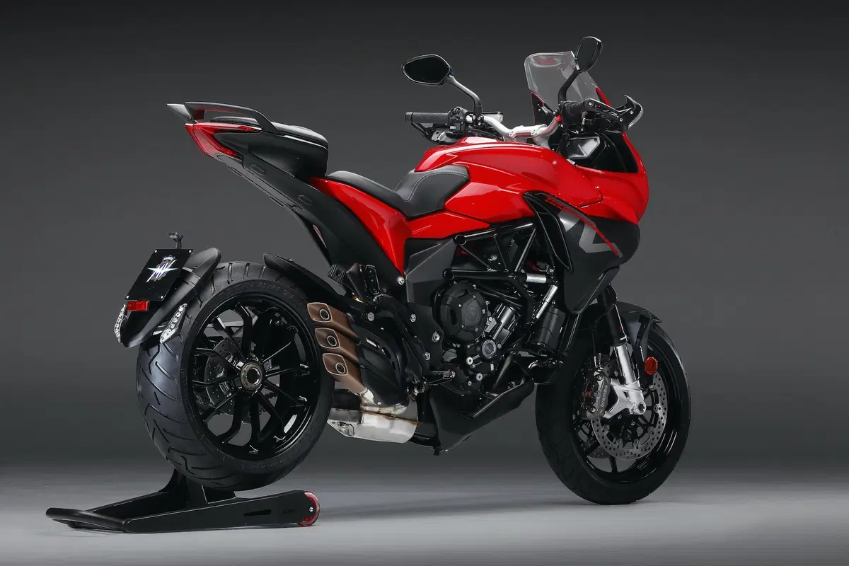 MV Agusta a EICMA 2019: Superveloce, serie Rosso e SCS su Dragster e Brutale (13)