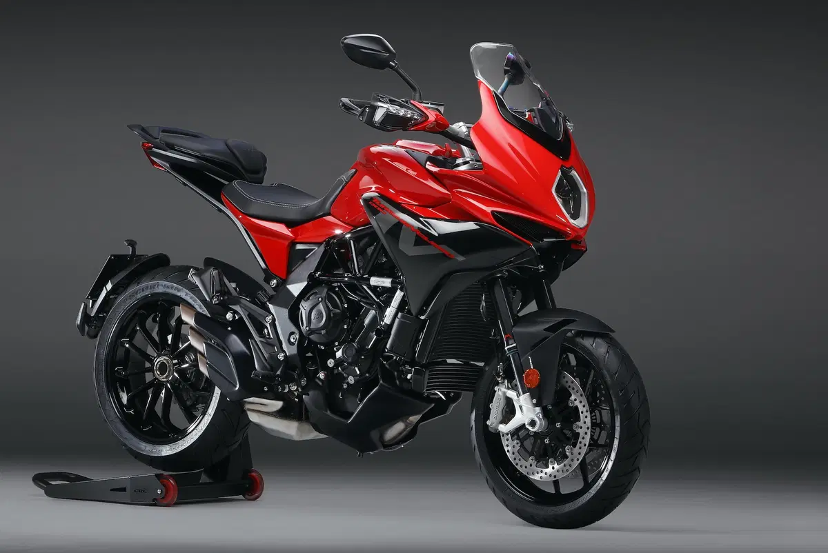 MV Agusta a EICMA 2019: Superveloce, serie Rosso e SCS su Dragster e Brutale (15)