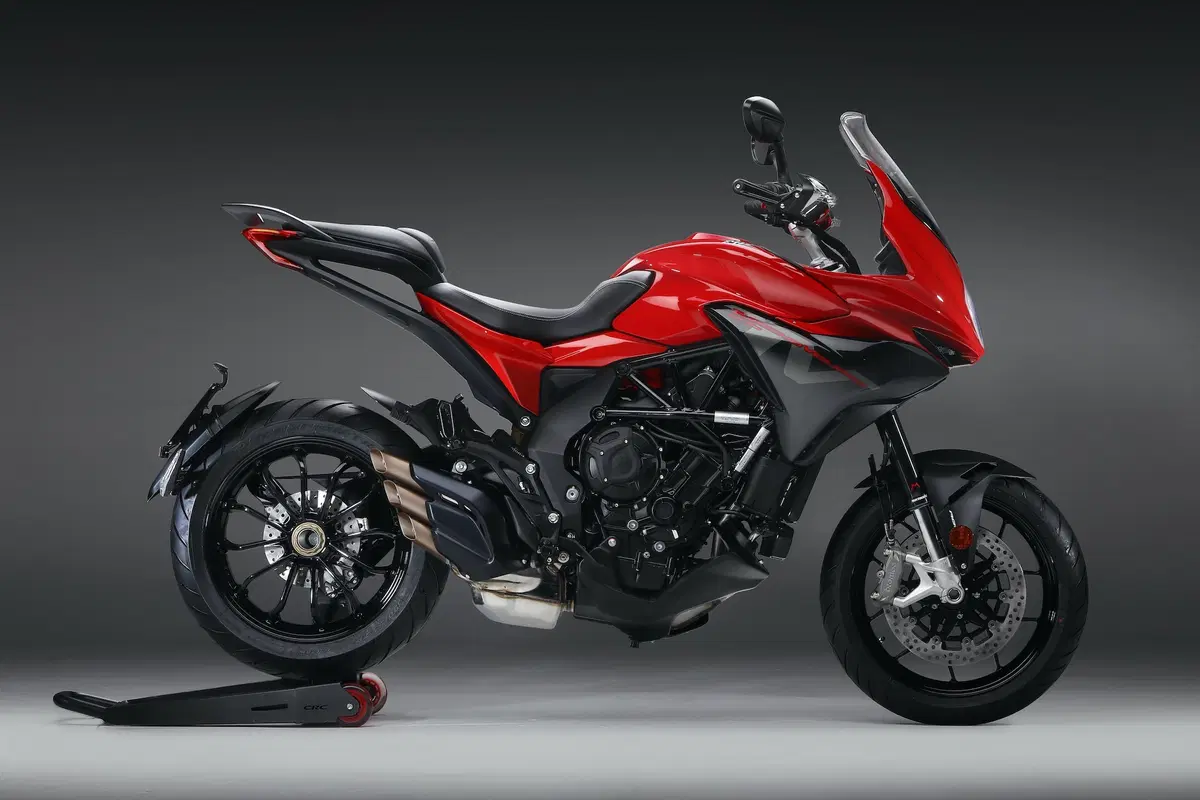 MV Agusta a EICMA 2019: Superveloce, serie Rosso e SCS su Dragster e Brutale (18)