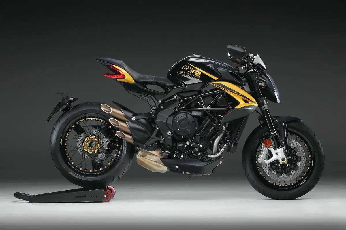 MV Agusta a EICMA 2019: Superveloce, serie Rosso e SCS su Dragster e Brutale (4)
