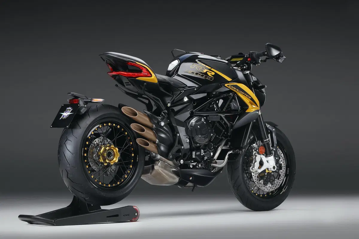 MV Agusta a EICMA 2019: Superveloce, serie Rosso e SCS su Dragster e Brutale (6)