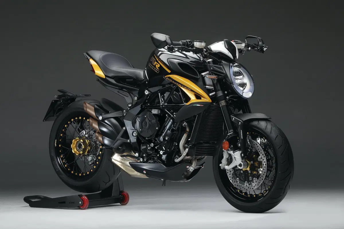 MV Agusta a EICMA 2019: Superveloce, serie Rosso e SCS su Dragster e Brutale (5)