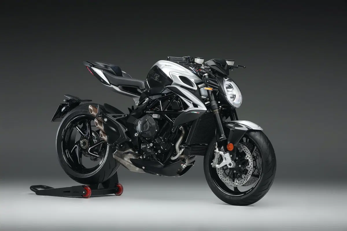 MV Agusta a EICMA 2019: Superveloce, serie Rosso e SCS su Dragster e Brutale (9)