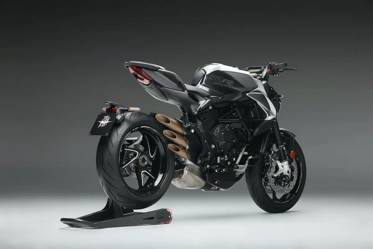 MV Agusta a EICMA 2019: Superveloce, serie Rosso e SCS su Dragster e Brutale (10)