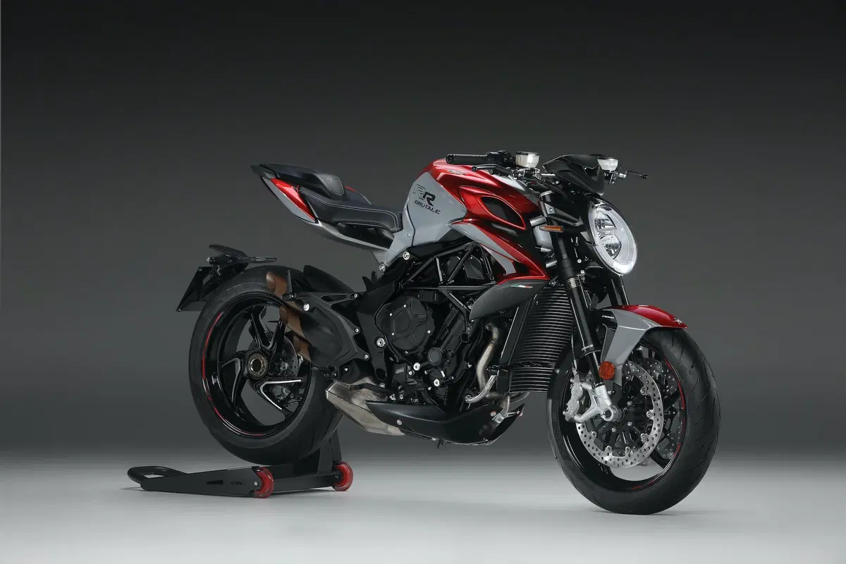 MV Agusta a EICMA 2019: Superveloce, serie Rosso e SCS su Dragster e Brutale (11)