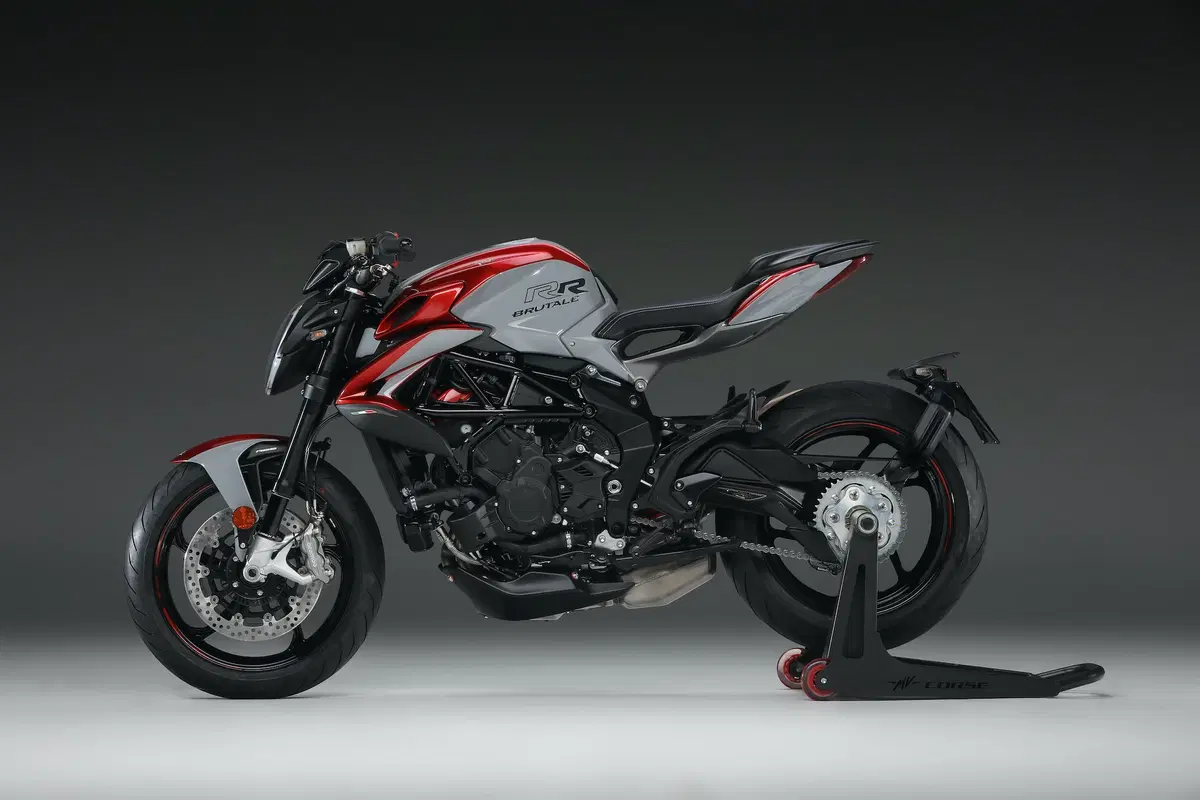 MV Agusta a EICMA 2019: Superveloce, serie Rosso e SCS su Dragster e Brutale (16)