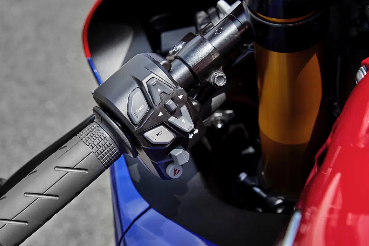 Nuova Honda CBR 1000RR-R Fireblade SP a EICMA 2019: dati, foto, prezzi, video (6)
