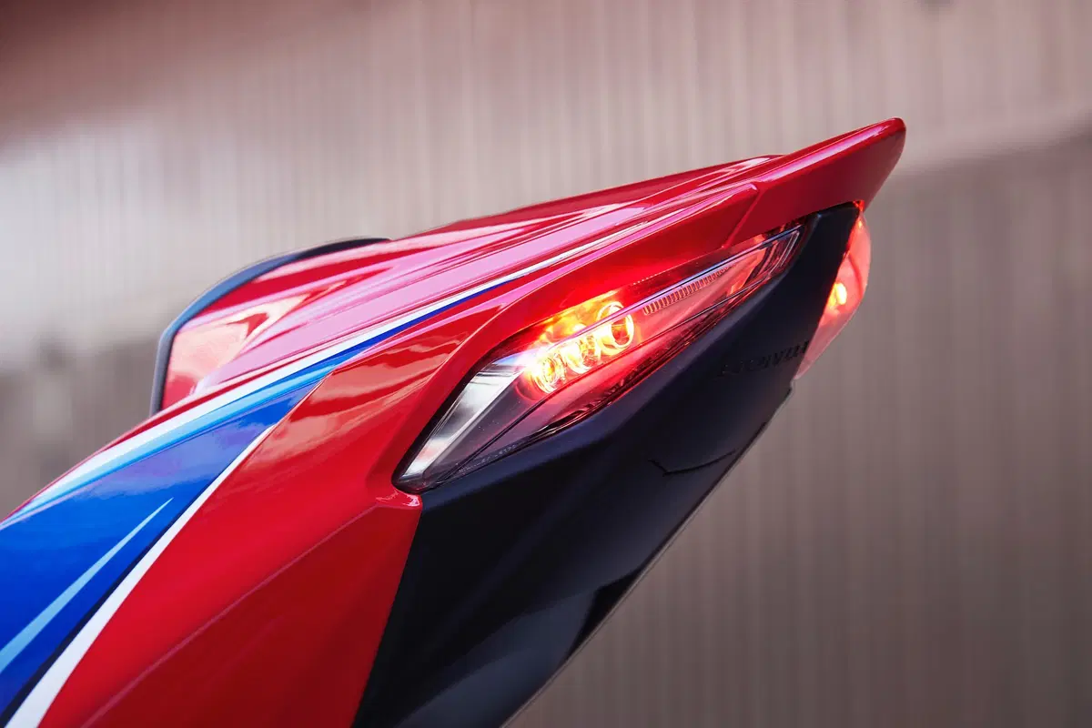 Nuova Honda CBR 1000RR-R Fireblade SP a EICMA 2019: dati, foto, prezzi, video (9)
