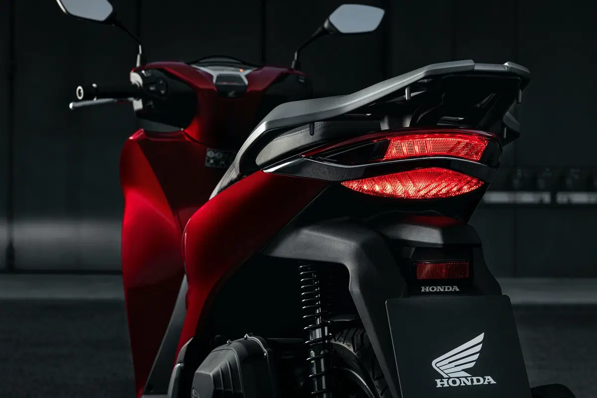 Nuovo Honda SH 125i 2020: foto e dati (17)